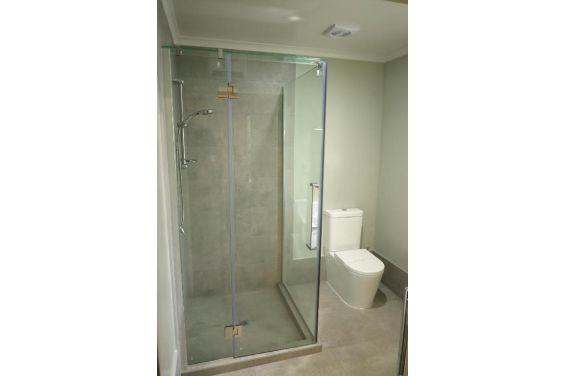 Compact Studio: shower